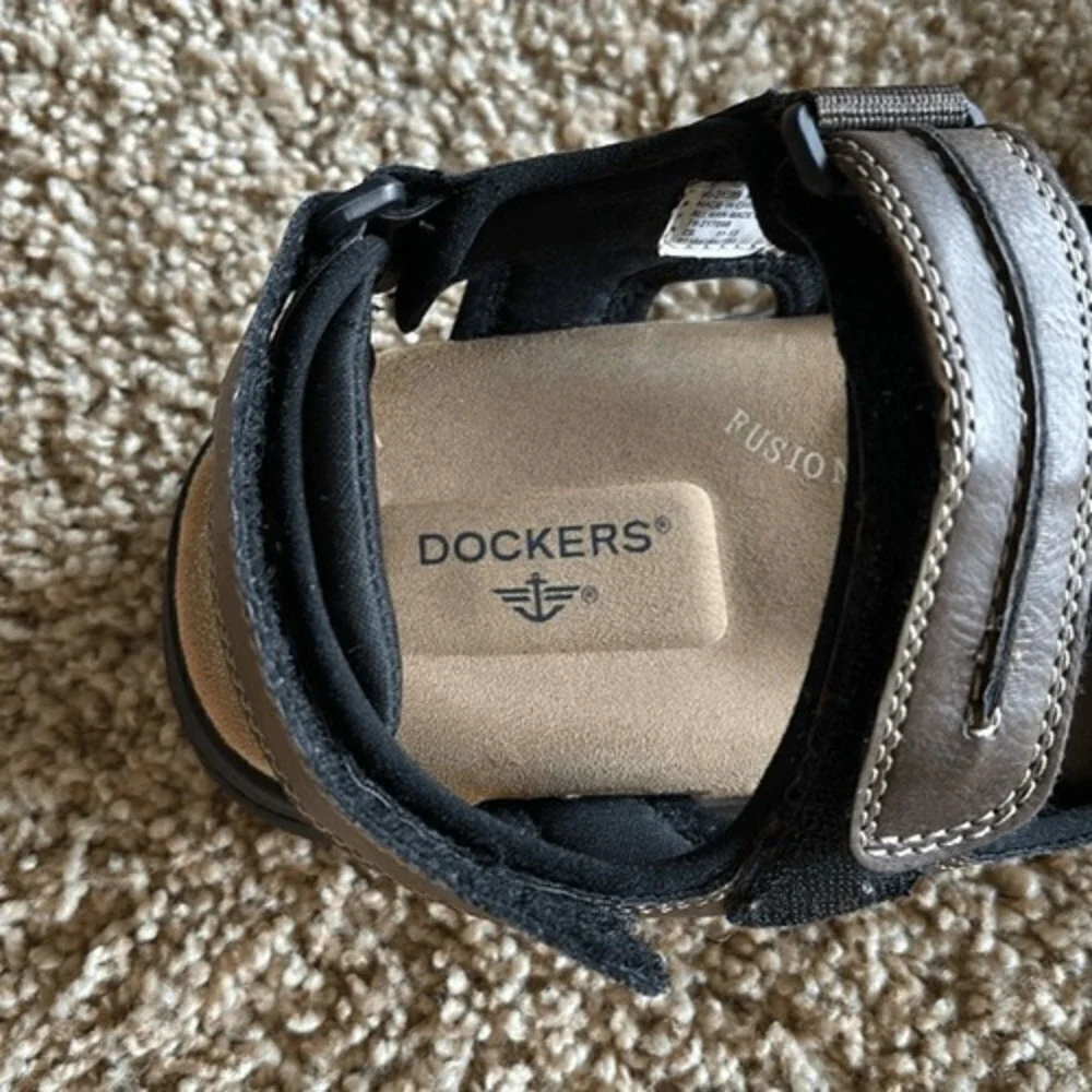 DOCKERS  Brown leather strap fisherman Sandals Men's‎ 8 hiking camping vintage